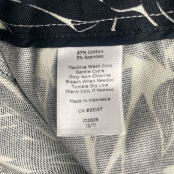 Talbots Woman Chino Shorts Womens Plus Size 22W Black White Leaf Pattern Pockets - Picture 4 of 8